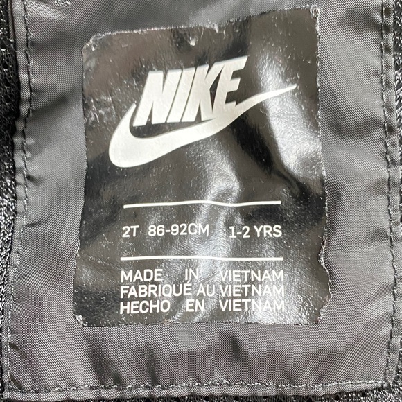 Nike 2T Toddler Black Full-Zip Hooded Jacket Pockets Windbreaker Just Do It - Picture 2 of 6